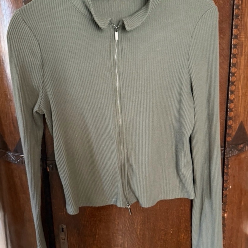 Olive Green Ribbed Two-Piece Set - Picture 3 of 7